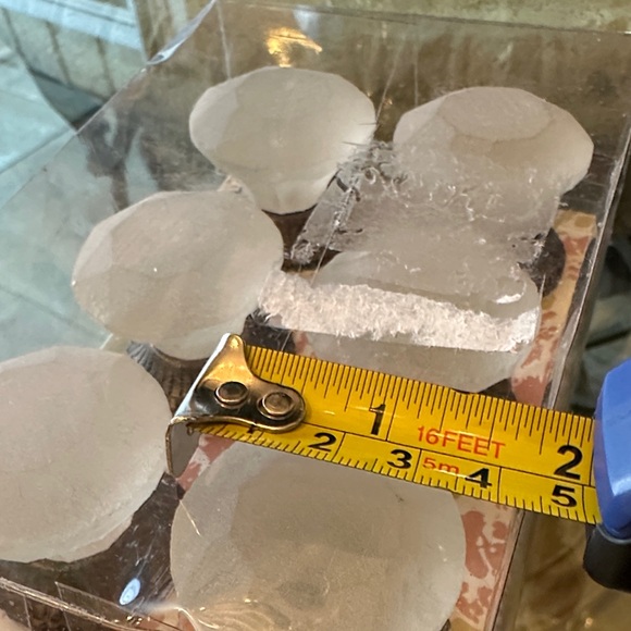 New in Box Set of 6 Frosted Glass Drawer Drawer Pulls - Picture 12 of 13